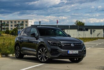 Volkswagen Touareg 3.0 R-Line / Night Vis, Pano, SK auto - 2