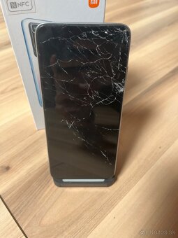Xiaomi Redmi 10 2022 rozbitý - 2