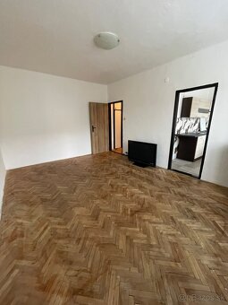 Na PRENÁJOM 2-izbový byt v centre - 2