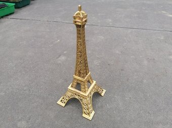 Predám Eiffelova veža - 2
