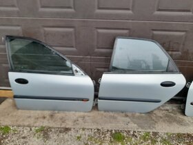 Predám dvere na Renault lagunu - 2