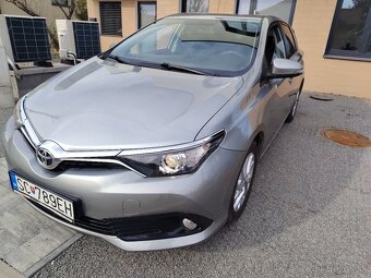 Toyota Auris 1.6i 2017 - 2