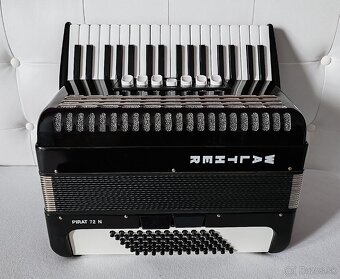 Predam akordeon WALTHER Pirat 72 bas... - 2