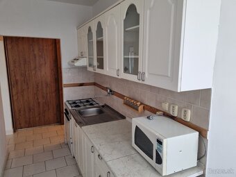 VÝHODNÁ PONUKA dvojizbový byt s balkónom v Lučenci - 2
