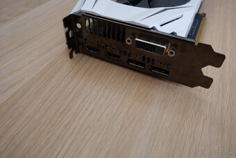 ASUS DUAL GeForce GTX 1060 6GB - 2