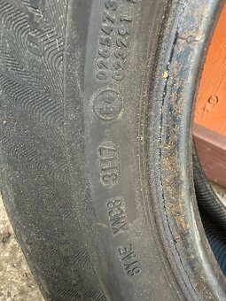 Predám zimné pneu 4x kusy 195/65 R15 T - 2