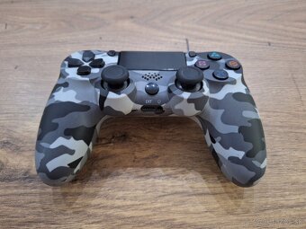 Herný ovládač na PlayStation 4 - 2