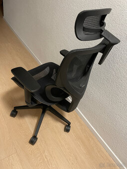 ERGONOMICKÁ KANCELÁRSKA STOLIČKA / KANCELÁRSKE KRESLO - 2