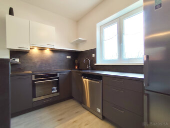 Kompletne zariadený byt pri Holiday Inn, skvelé bývanie a - 2