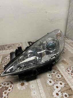 Predám predné svetlá Peugeot 307 - 2