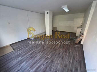 PRENÁJOM – Obchodný priestor o rozlohe 25 m2 – MICHALOVCE - 2