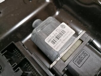 Passat b7 sťahovačka okna - 2