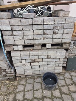 Použitá zámková dlažba - 2