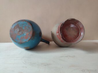 Starožitné smaltované džbány. - 2