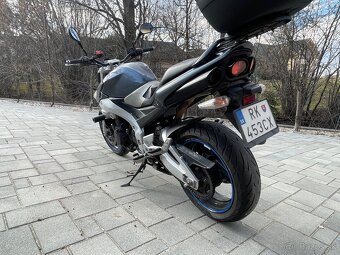Suzuki gsr 600 - 2