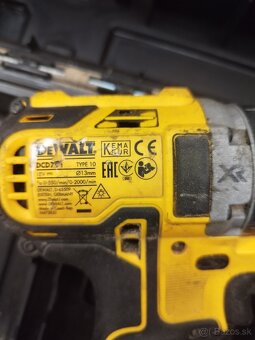 Predám pokazenú aku vŕtačku DeWalt DCD751 + kufrík - 2