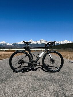 Bicykel Karbón a - 2