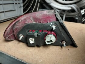 Predám zadné svetla na alfu Romeo 166 - 2