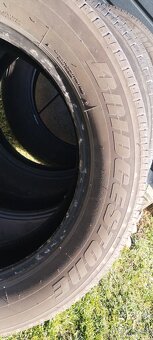 Predam letne BRIGESTONE 235/60/R18 - 2