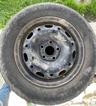 Predám Pneu 165/70 R14 sú Celoročná - 2