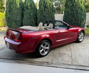 Ford Mustang GT Convertible 4.6L - Premium Edition - 2