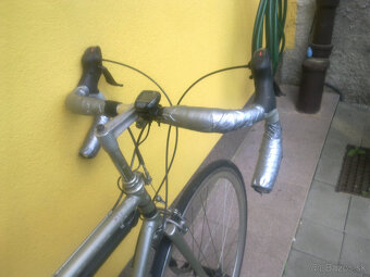 športovy cestný bicykel - 2