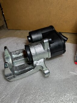 Brzdový strmeň BREMBO - 2