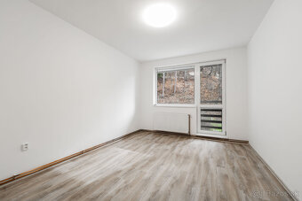 Na predaj priestranný 3-izbový byt s balkónom a loggiou v ob - 2