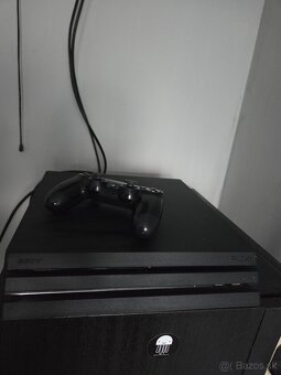 Predám Ps4 Pro 1 Tb - 2