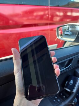 iphone XR - 2