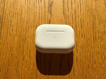 Apple AirPods Pro (2. gen.) s MagSafe puzdrom (USB-C) - 2