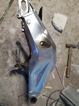 Predam kivnu vidlicu na aprilia rsv 2generacie - 2