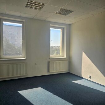 Na prenájom - kancelársky priestor 48,9m², Radlinského, Brat - 2