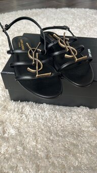 Čierne sandále Yves Saint Laurent - 2