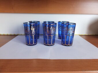Krásné modré sklenice, bohatě zlacené. obsah 220 ml. - 2