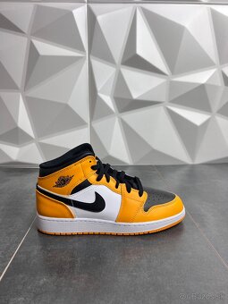 Nike Air Jordan 1 Mid Taxi - 2
