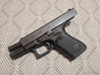 Predám Glock 23 gen.4  cal .40 S&W - 2
