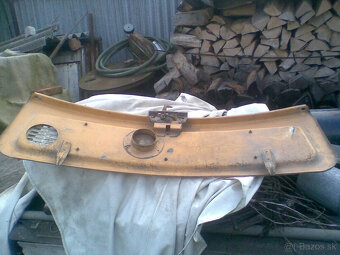 Predná maska na Trabant. - 2