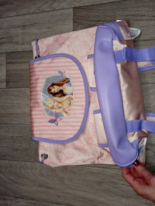 Barbie Princezná a švadlenka batoh - 2