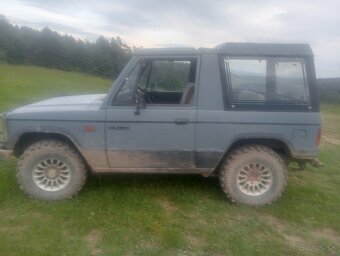Mitsubishi Pajero 1 - 2