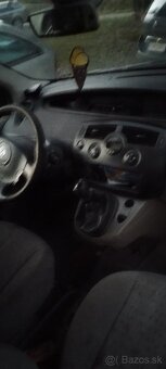 Predám na náhradné diely Renault Scénic - 2