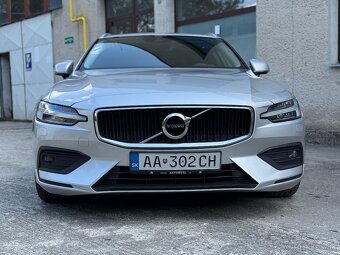 Volvo V60 B4 Momentum Pro - 2