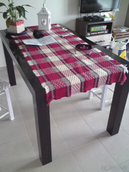 Jedálny stôl - 2