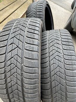 225/40/19 Pirelli Sottozero 3 - 2