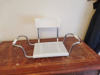 Stolička do vane - 2