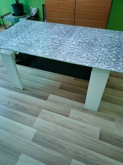 Konferenčný stolík. - 2