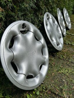 Predám 4 ks originál puklice Seat Inca/Cordoba - 2