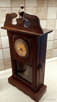 Hodiny s kyvadlom. - 2