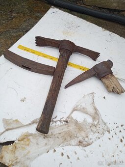 Staré náradie na dekoráciu - 2