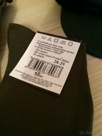 Vojenské ponožky ,trička, nové - 2